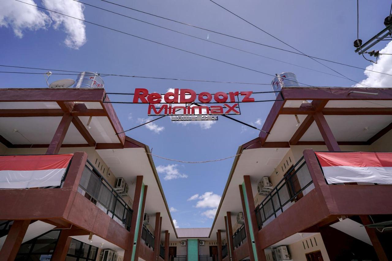 فندق Reddoorz Syariah Near Bukit Teletubbies Padangsidempuan المظهر الخارجي الصورة